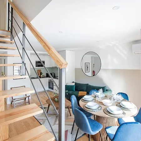Apartment Bright 3br Flat W/ Ac In Center By Lovelystay