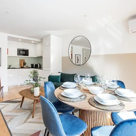 Bright 3br Flat W/ Ac In Center By Lovelystay *